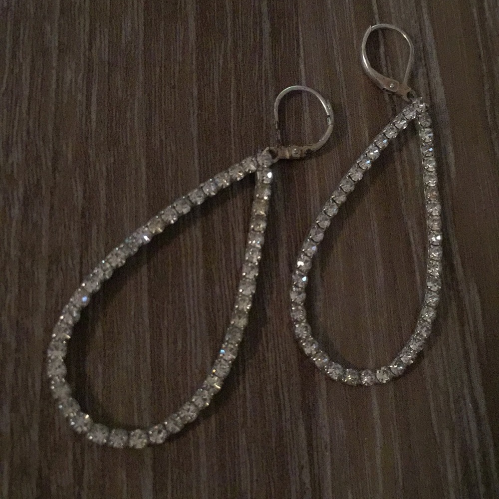 Tear drop rhinestone earrings
